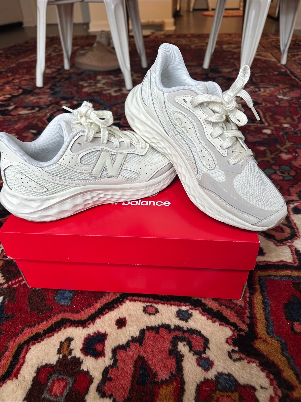 New Balance Women's Fresh Foam ARISHI v4 TIRALUX. size 8 beige grey - Picture 3 of 9